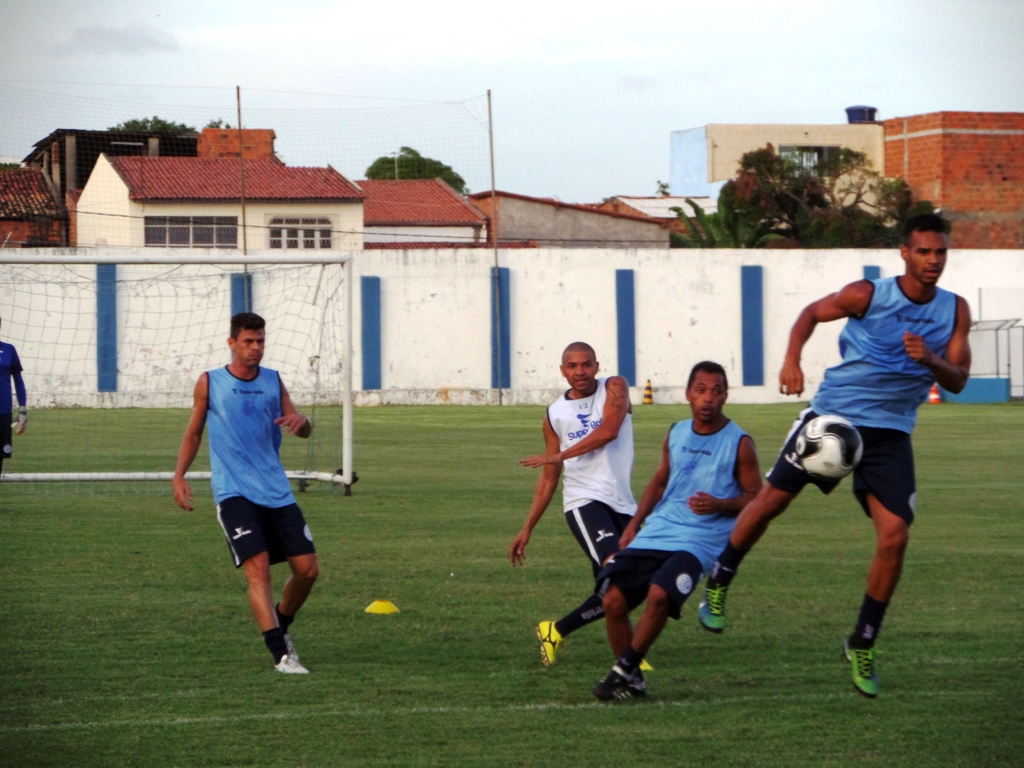Elenco se reapresentou nesta sexta-feira e realizou treino técnico no Sabino Ribeiro.