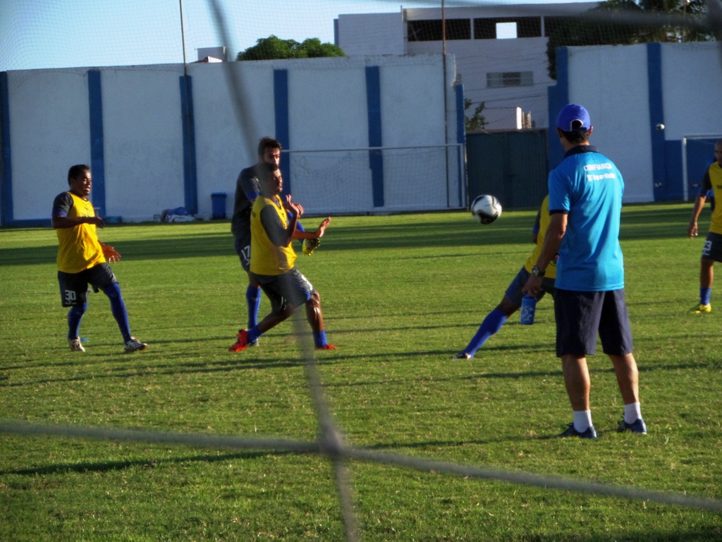 Atletas proletários fizeram treino tático no Sabino Ribeiro.