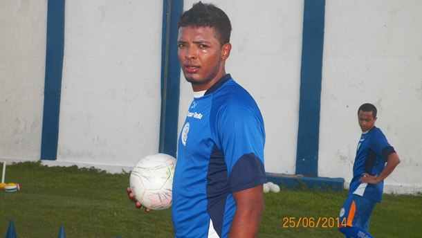 Novo jogador treina no Sabino Ribeiro