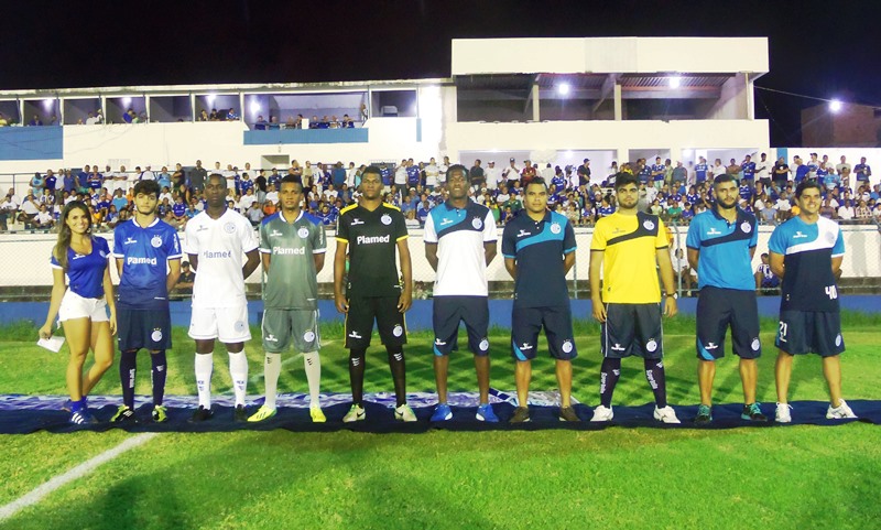 Confiança lança uniforme para a temporada 2015