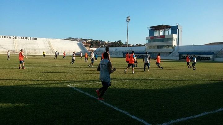 Confiança realizou treino de reconhecimento de campo no estádio Cornélio de Barros.